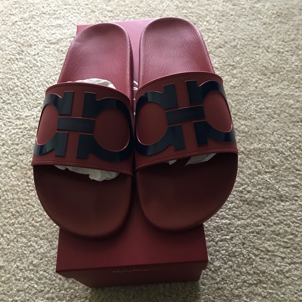 Salvatore Ferragamo slides - Picture 4 of 7